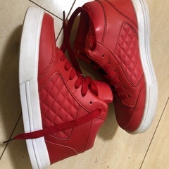 23cm 赤　ハイカット　スニーカー