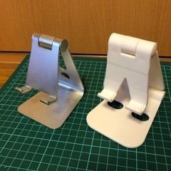 【お取引先決まりました　あげます　引越処分直前】スマホスタンド