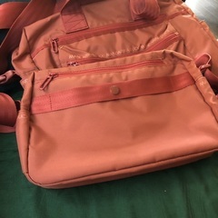 ツインのオレンジのバッグ（小旅行用）