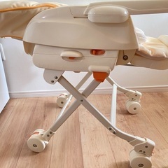 お値下げ中！combiハイローチェアの画像