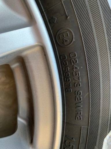 受付終了155/65R14 75Q スタッドレスタイヤ