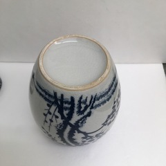 龍泉堂 中国風 呉須白梅 飾り壺（箱あり）の画像