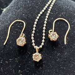 K18 ダイヤのピアス・ネックレスのセットの画像