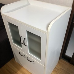 食器棚の画像