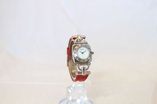 【美品】GUCCI 6300L 腕時計 ホースビット シルバー レザー 箱付き 美品】GUCCI 6300L 腕時計 ホースビット シルバー レザー 箱付き GUCCI