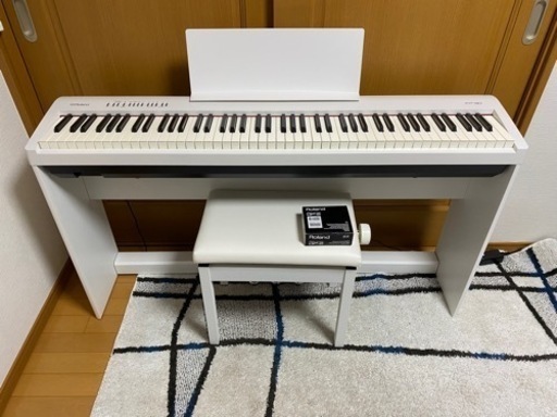 電子ピアノ ほぼ未使用 台･椅子･商品説明書付きRoland FPｰ30 ホワイト
