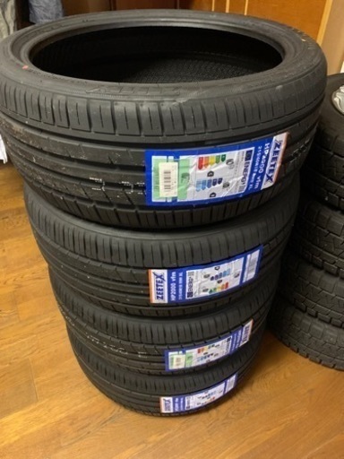 タイヤ4本