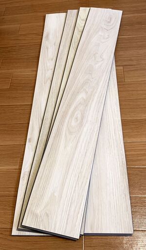 31740円相当→12000円 【フロアタイル】ミルキーオーク  約6畳分（はめこみ式 ）