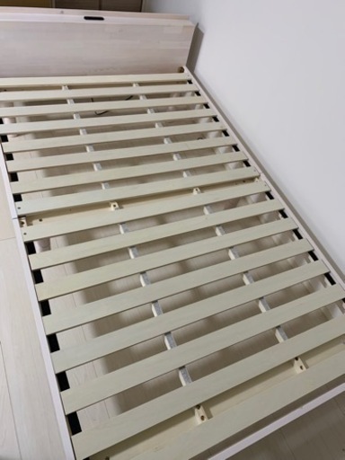 セミダブルすのこフレーム　マットレス付き