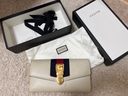正規品　美品　グッチ財布　グッチ長財布　グッチシルヴィ　シェリーラインGucci
