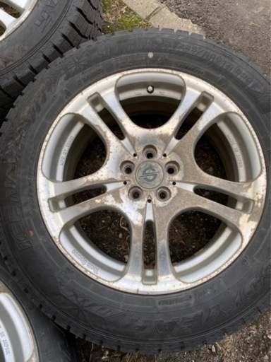 【値下げしました】【GOODYEAR ICENAVI 6】スタッドレスタイヤ