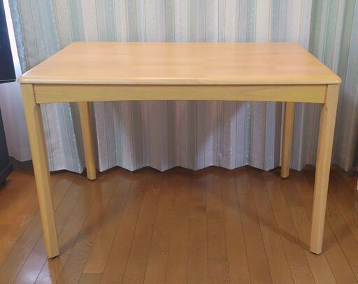 TOYO FURNITURE製ダイニングテーブル