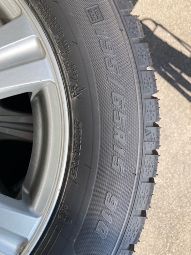 グッドイヤー　スタッドレスタイヤ　195/65R15 ホイール付き5穴