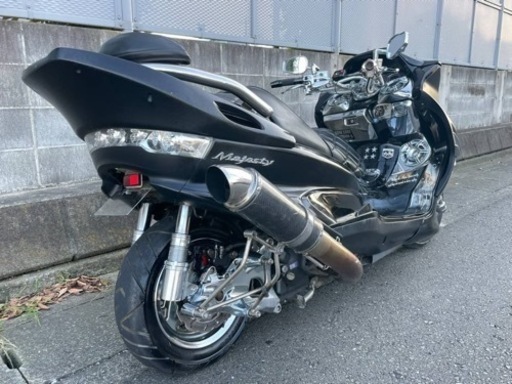 マットブラックカラー‼︎ 【YAMAHA マジェスティ】スピーカー４発付き‼︎