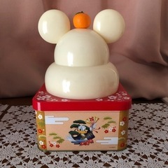ディズニーお正月グッズ　鏡餅型お菓子缶の画像