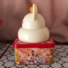 ディズニーお正月グッズ　鏡餅型お菓子缶の画像