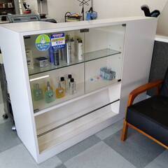 レジカウンター化粧棚