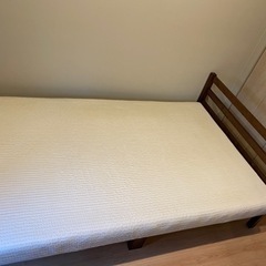 セミダブルベッド(マットレス付き)