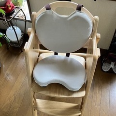 お取引中になりました　カトージ　ベビーチェアの画像