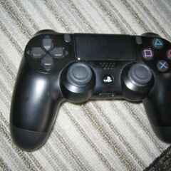 さらに値下げしました　PS4　初期設定済　プレーステション　PlayStation4　ジェットブラック　５００GB　コントローラ　セットの画像