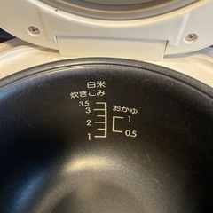 炊飯器　白の画像