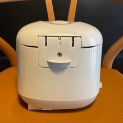炊飯器　白の画像