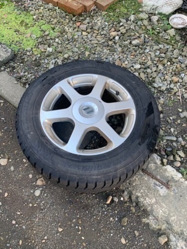 215/65R16 スタッドレスタイヤ