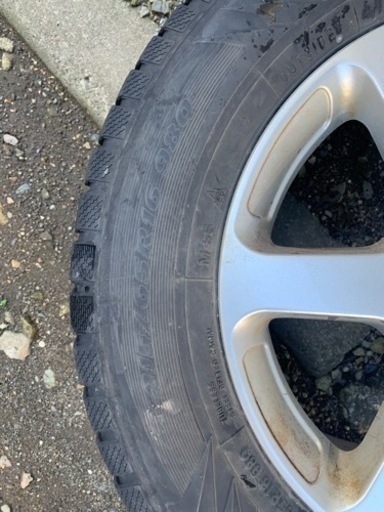 215/65R16 スタッドレスタイヤ