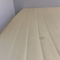 脚付きマットレスベッド　セミダブルの画像