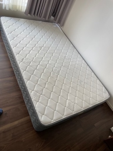 セミダブル　マットレス【美品】