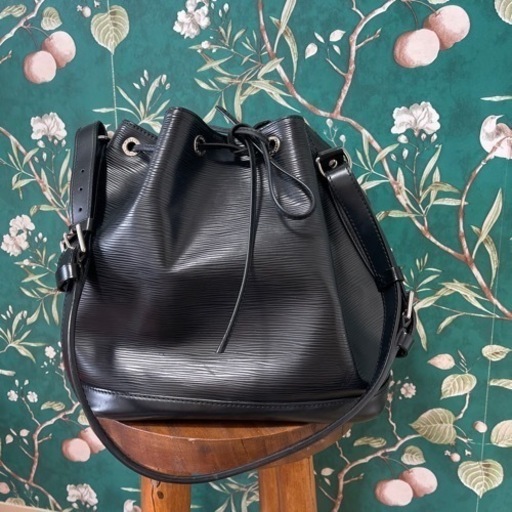 ルイヴィトン　エピレザー　バケットバッグ　ショルダーバッグ