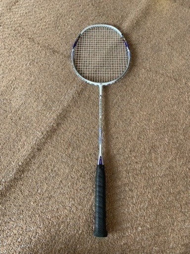 バドミントンラケット