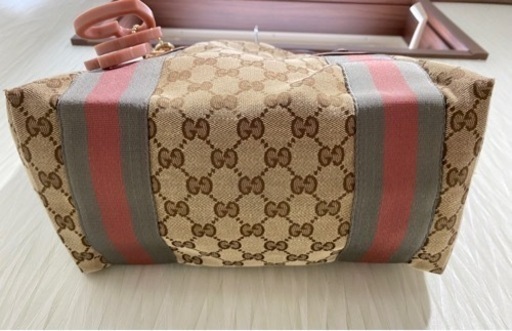グッチ　シェリーライン GG柄 キャンバス　トートバッグ　チャーム付き♪