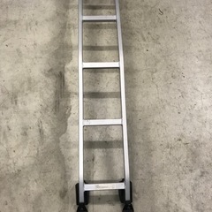 値下げ　200系ハイエース　トヨタ純正リヤラダー