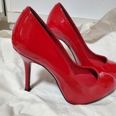 美品　DIANA赤パンプスの画像