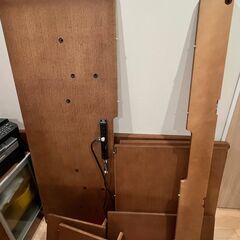カリモク家具のデスクを引き取りに来てくれる方に差し上げます