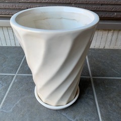 値下げ　陶器　白　おしゃれ　植木鉢