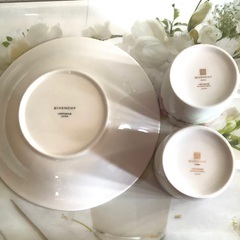 【未使用品】ジバンシー 4点セット　マグカップ2個&ソーサー（皿）2個の画像