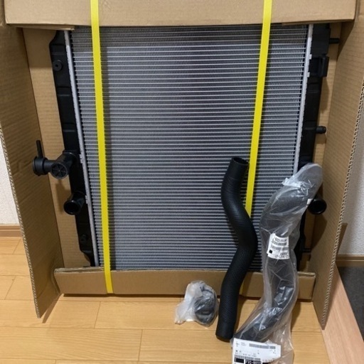 日産エクストレイル　新品ラジエーター