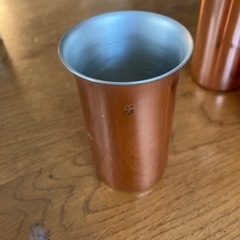 銅のコップの画像