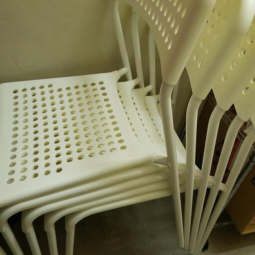 お話中     IKEA 椅子  白