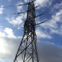 未経験歓迎　送電線工事　高所作業になります！日額12000〜資格取得支援制度　社員寮有　車　バイク通勤○ 年齢　学歴不問の画像