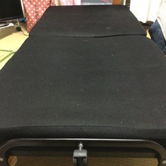 折りたたみベッドの画像