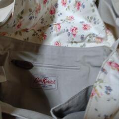 Cath  Kidstonの花柄白のバック値下げの画像