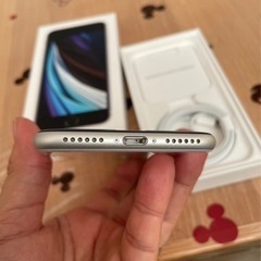 iPhoneSE 第2世代　SIMフリー　超美品　箱付きの画像