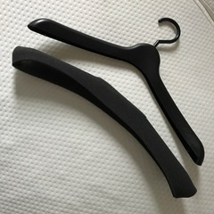 プラスチックジャケットハンガー3本100円の画像