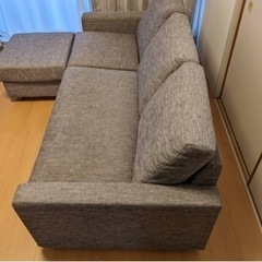 【受付終了】ニトリ　三人掛けカウチソファー　オットマン付の画像