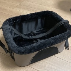 値下げしました！数時間使用！ペットドライブベッドの画像