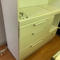 食器棚の画像