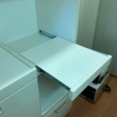食器棚の画像